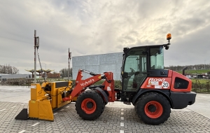KUBOTA R090 MET NIEUWE LEVELLER