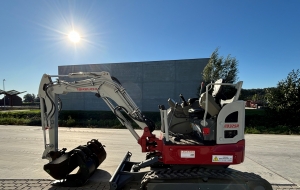 TAKEUCHI TB325